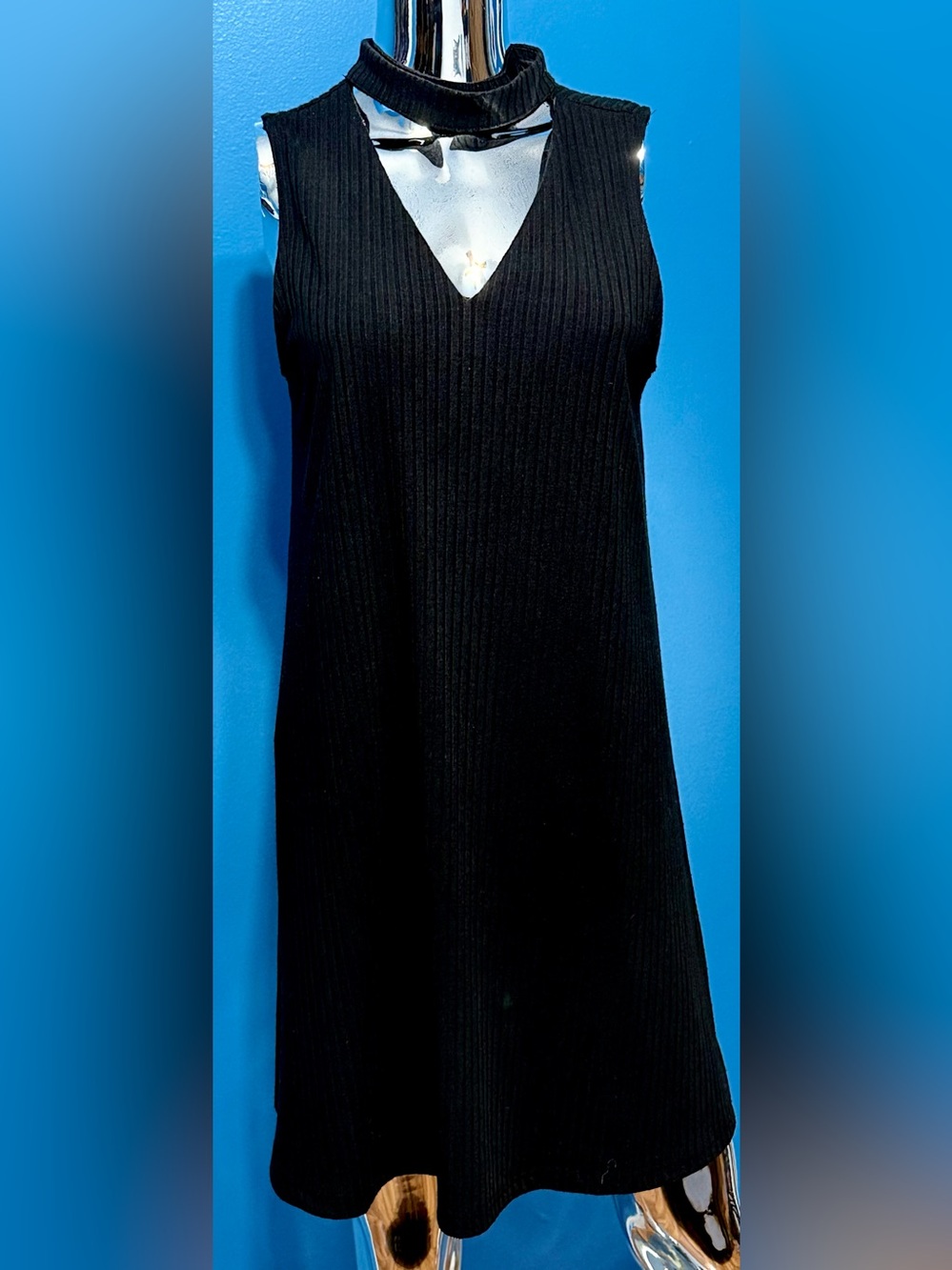 Sugarlips Black Ribbed Sleeveless V-Neck Tunic with Choker Detail M